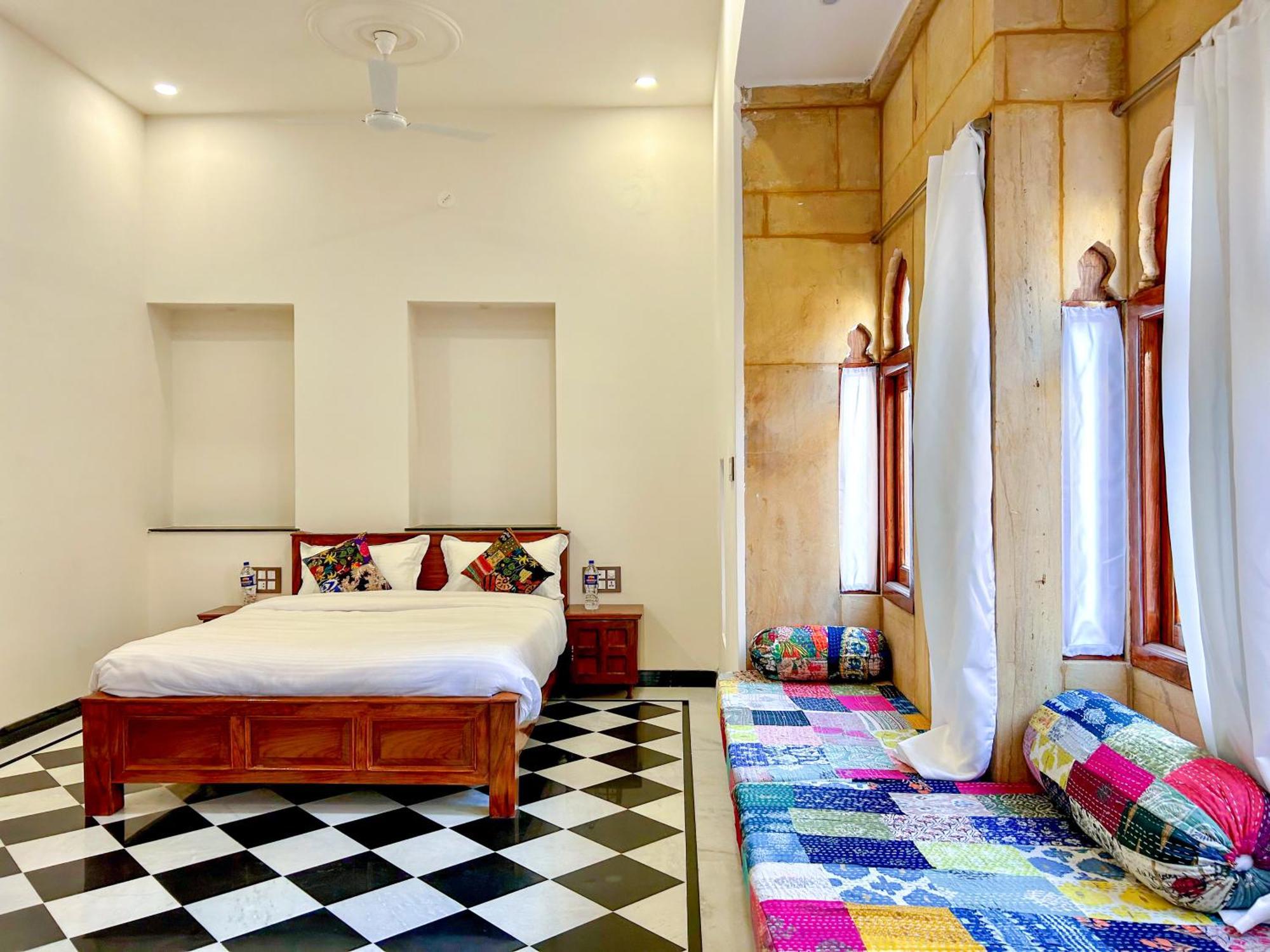Hotel Vasudev Niwas Jaisalmer Extérieur photo