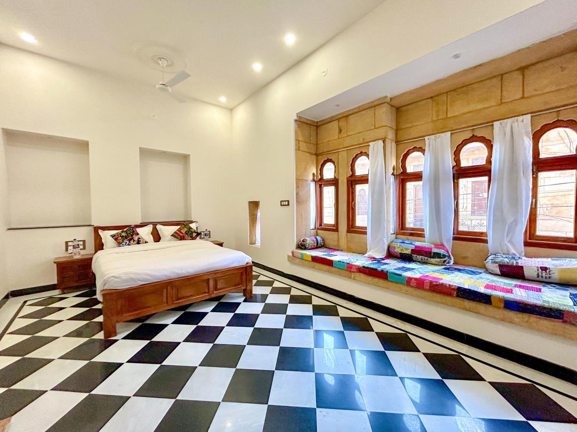 Hotel Vasudev Niwas Jaisalmer Extérieur photo